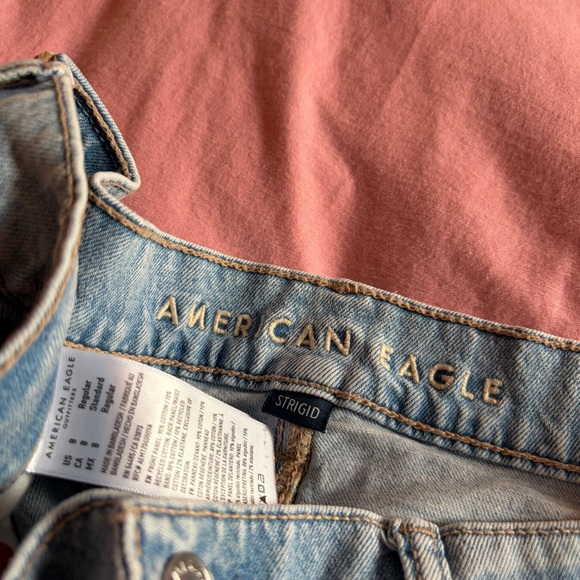 American Eagle- Dreamy Drape Strigid Low-Rise Ultra Wide-Leg Jean Light Aglow 8 - Picture 5 of 10